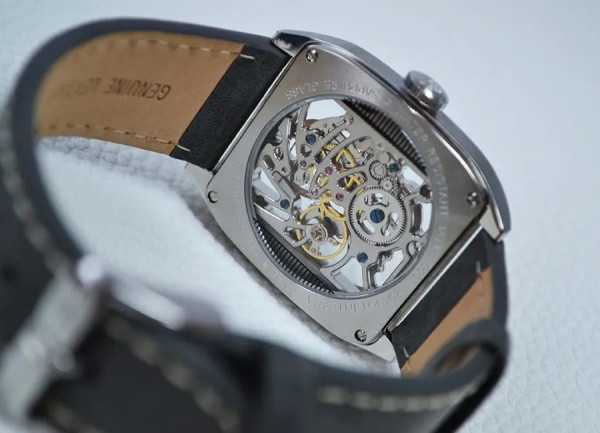 Часовник POLJOT INTERNATIONAL BOLSHOI ONEGIN 38.5X38.5MM