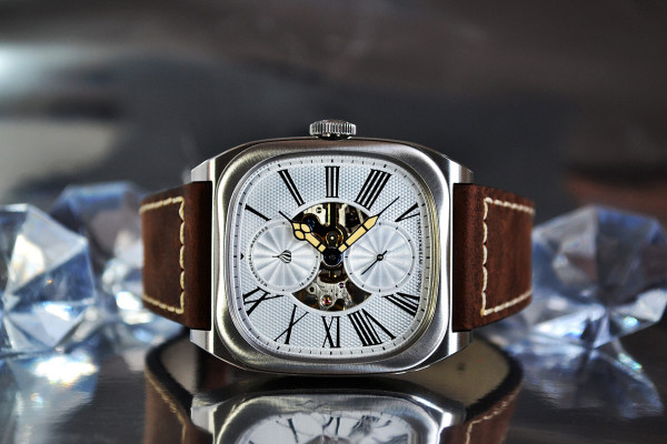 Часовник POLJOT INTERNATIONAL BOLSHOI CLASSIC 38.5X38.5MM