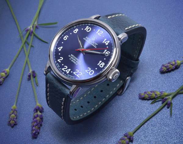 Часовник POLJOT INTERNATIONAL POLAR BEAR 43MM