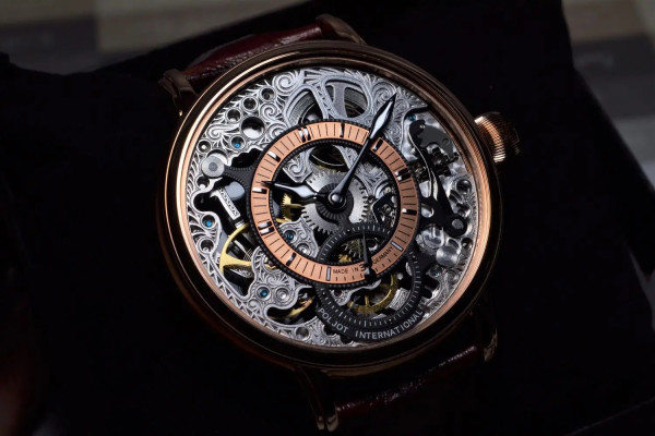 Часовник POLJOT INTERNATIONAL QUEEN VICTORIA 43MM LIMITED EDITION 300