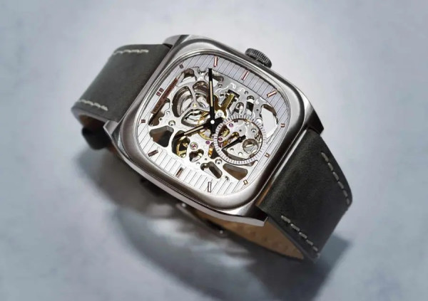 Часовник POLJOT INTERNATIONAL BOLSHOI ONEGIN 38.5X38.5MM